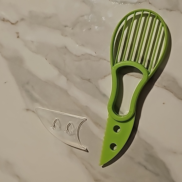 Avocado Slicer - Picture 2 of 3